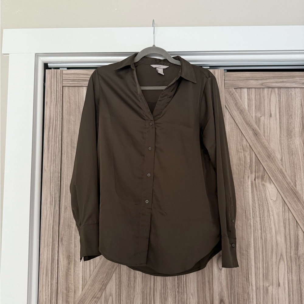 H&M satin button down blouse - dark olive green